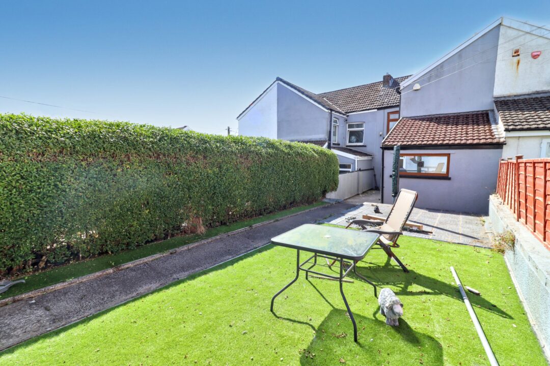 West Street, Bargoed,  CF81 8SA