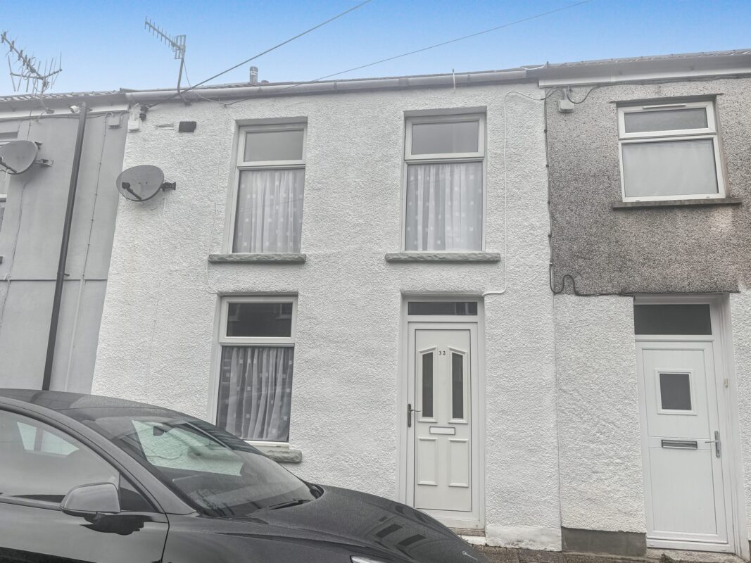 Lower Terrace, Cwmparc,  CF426HP
