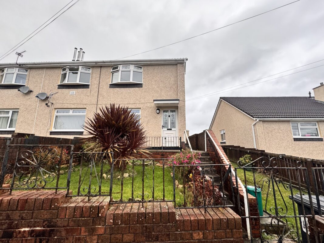 Maesgwyn, Cwmdare, Aberdare,   CF44 8TL