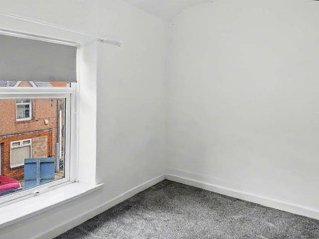 East Road, Tylorstown,  CF433DD