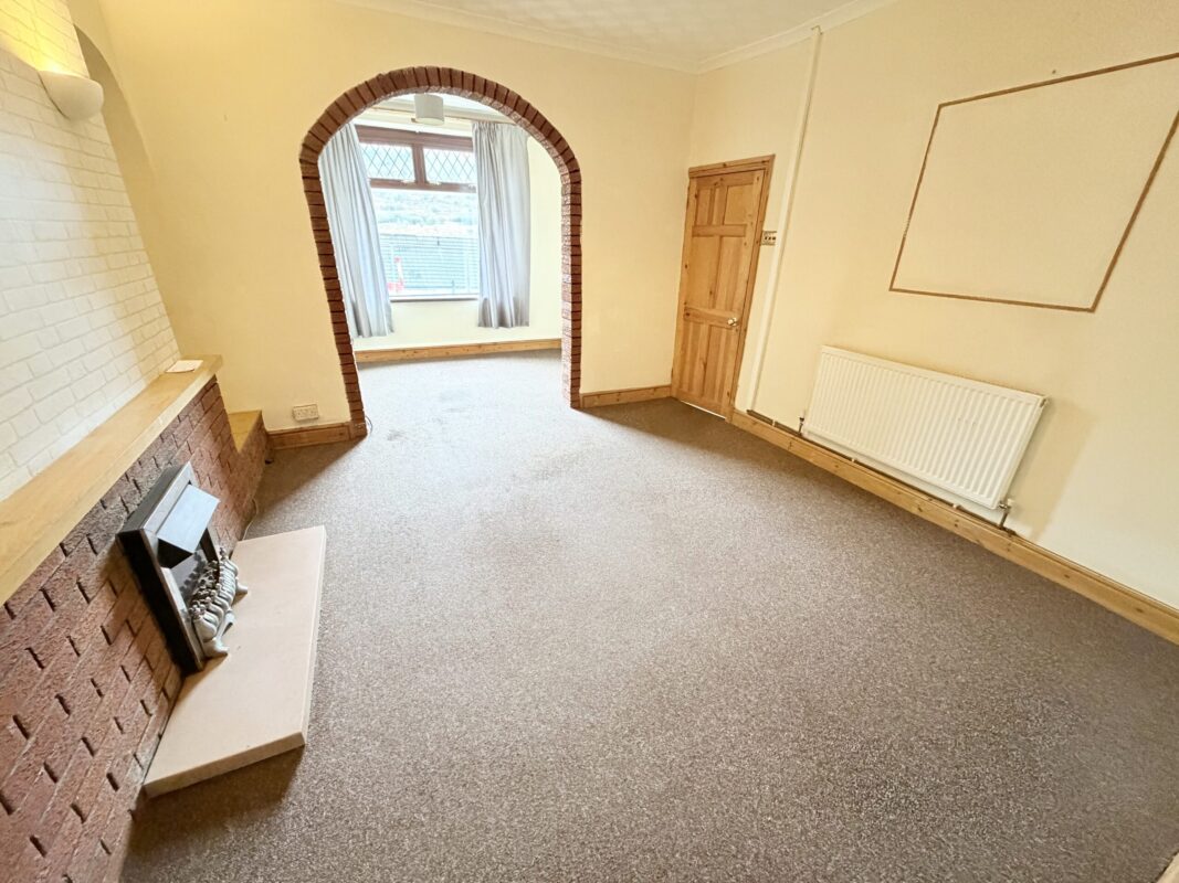 Lewis Terrace, , Porth,  Rhondda Cynon Taff CF39 9TY