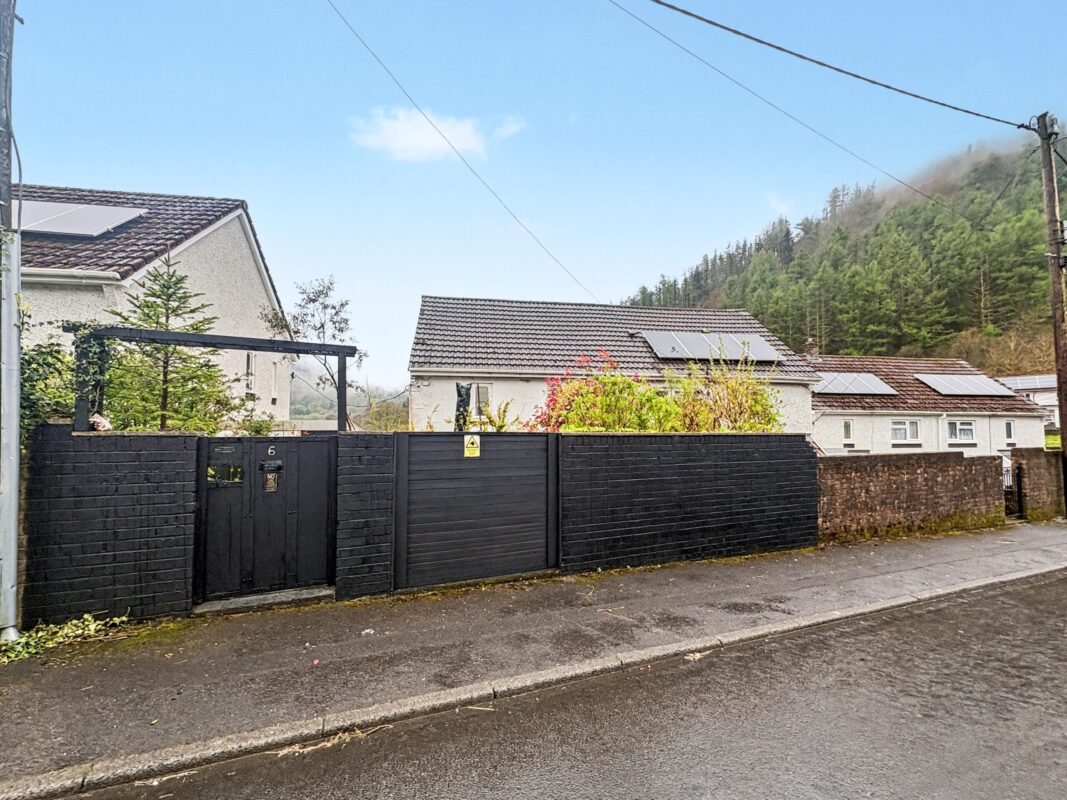 Tan-y-Pych, Treherbert,  CF425SW