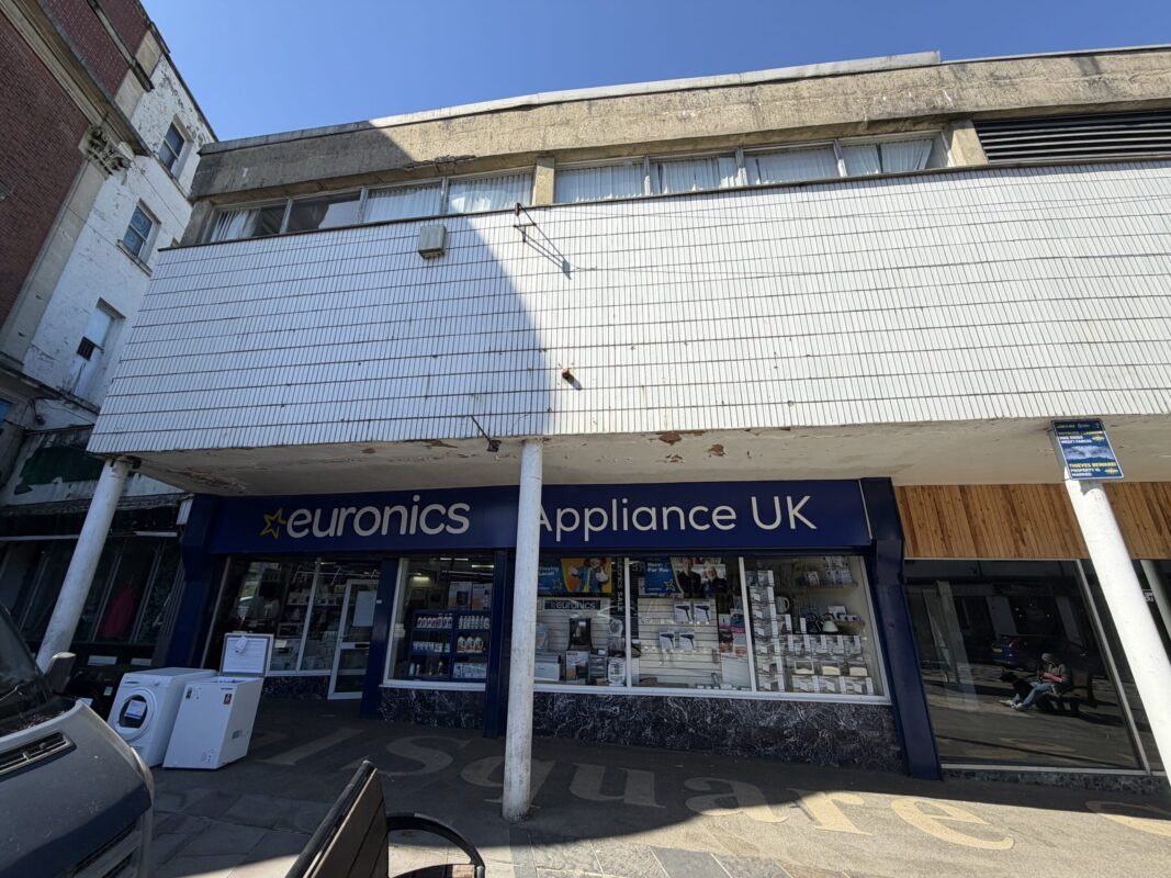 High Street, Bargoed,  CF81 8RB