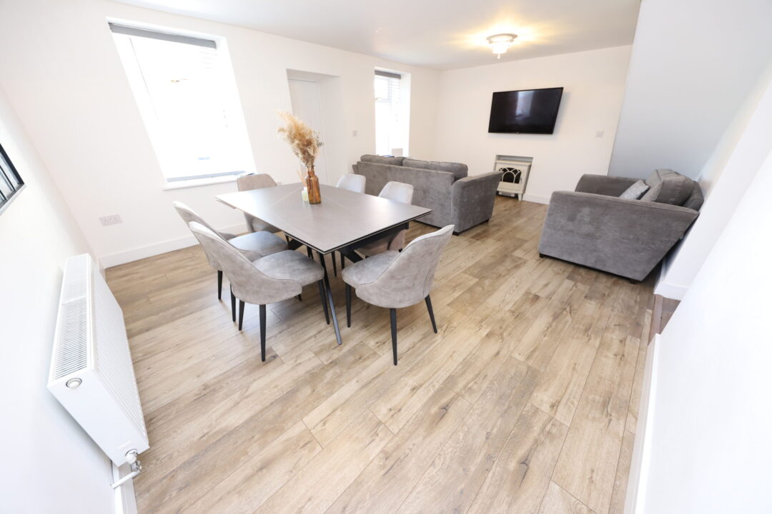 Exhibition Row, Llwydcoed, Aberdare,   CF44 0YD