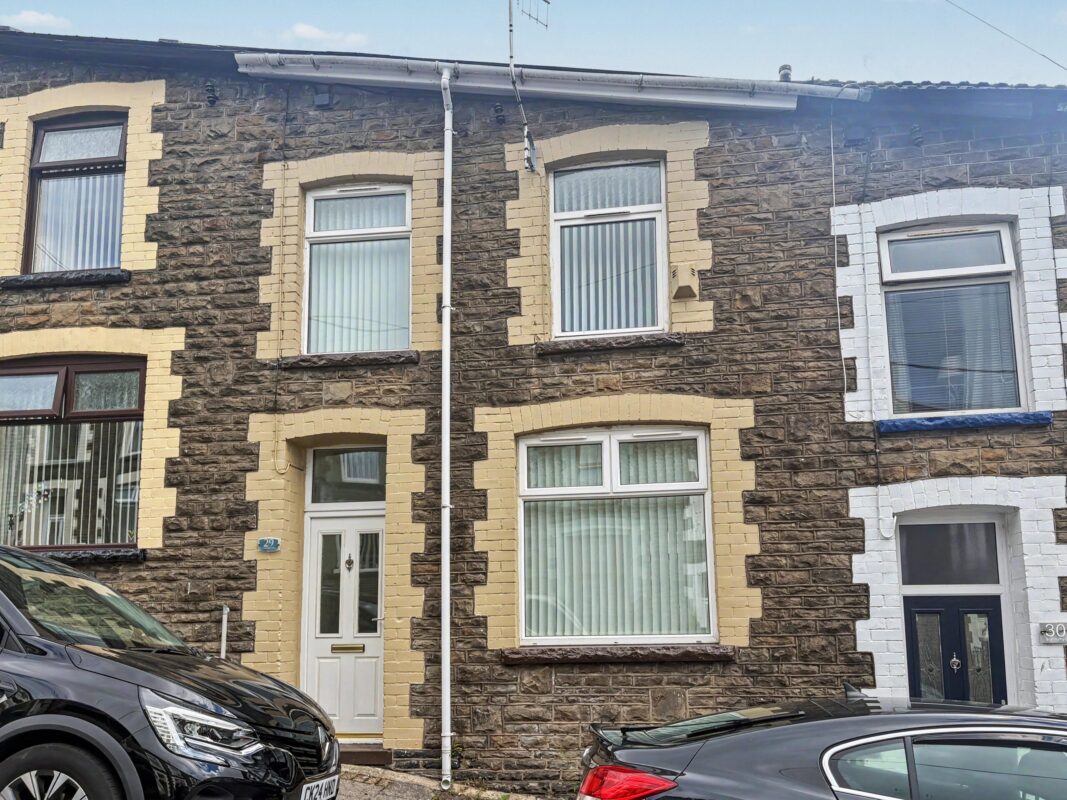 Brynhyfryd, Tylorstown,  CF43 3AR