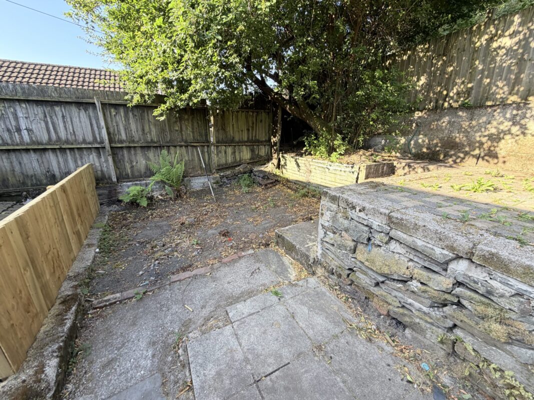 East Road, Tylorstwon, Ferndale,   CF43 3DE