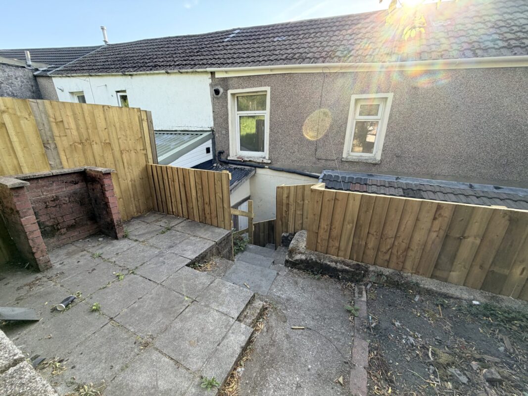 East Road, Tylorstwon, Ferndale,   CF43 3DE